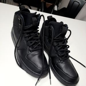 Nike Court Borough Mid Winter Black(sizes 9.5)